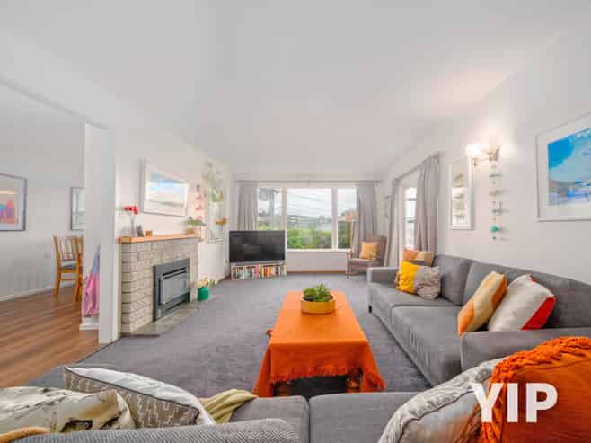 7 Catherine Crescent, Paparangi