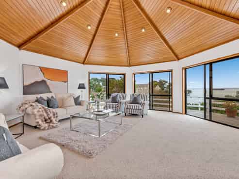 16 Tainui Road, Cockle Bay