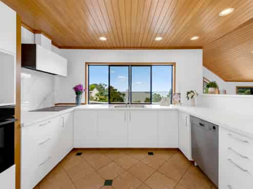 16 Tainui Road, Cockle Bay