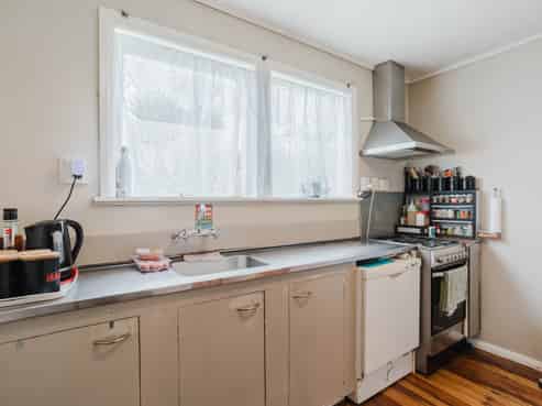 30 Pine Avenue, Bader