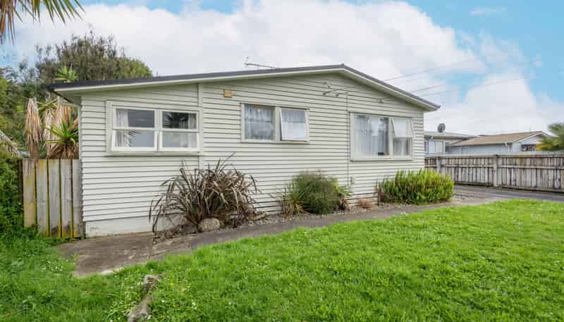 30 Pine Avenue, Bader