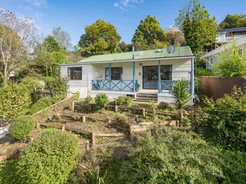 90 Russell Street, Stepneyville