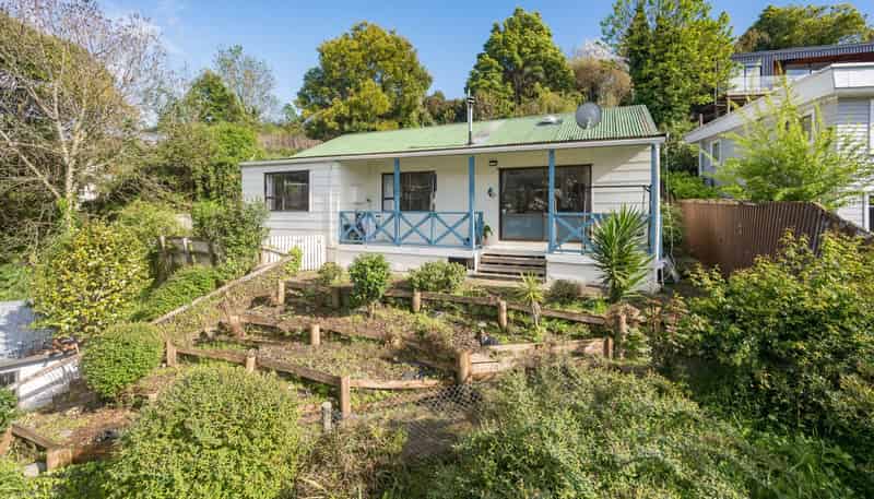 90 Russell Street, Stepneyville