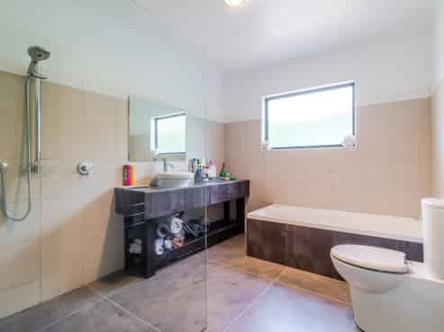 235D Watershed Road, Bunnythorpe