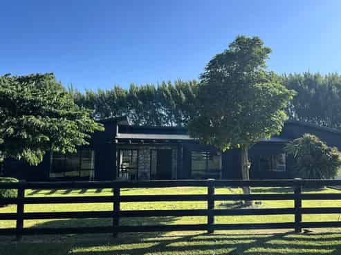 235D Watershed Road, Bunnythorpe