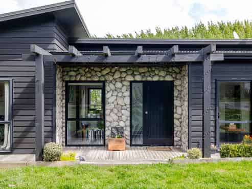 235D Watershed Road, Bunnythorpe