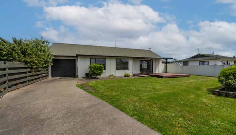 51 Spriggs Crescent, Greenmeadows