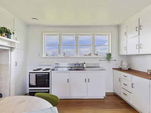 260 Main North Road, Waitara