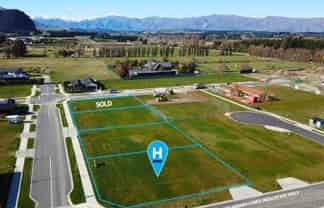 4 Berry Farm Drive, Wanaka
