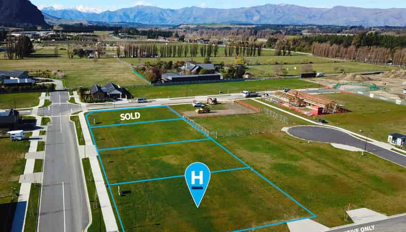 4 Berry Farm Drive, Wanaka
