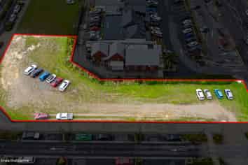 Premium Land in Kumeu-Location Location