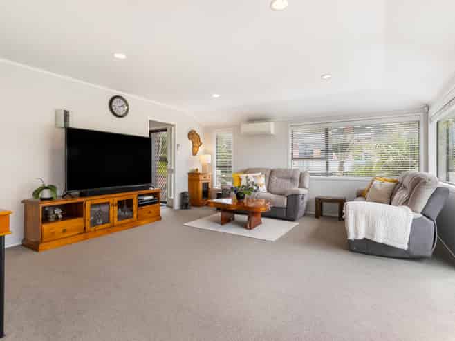 17C Mizpah Road, Browns Bay