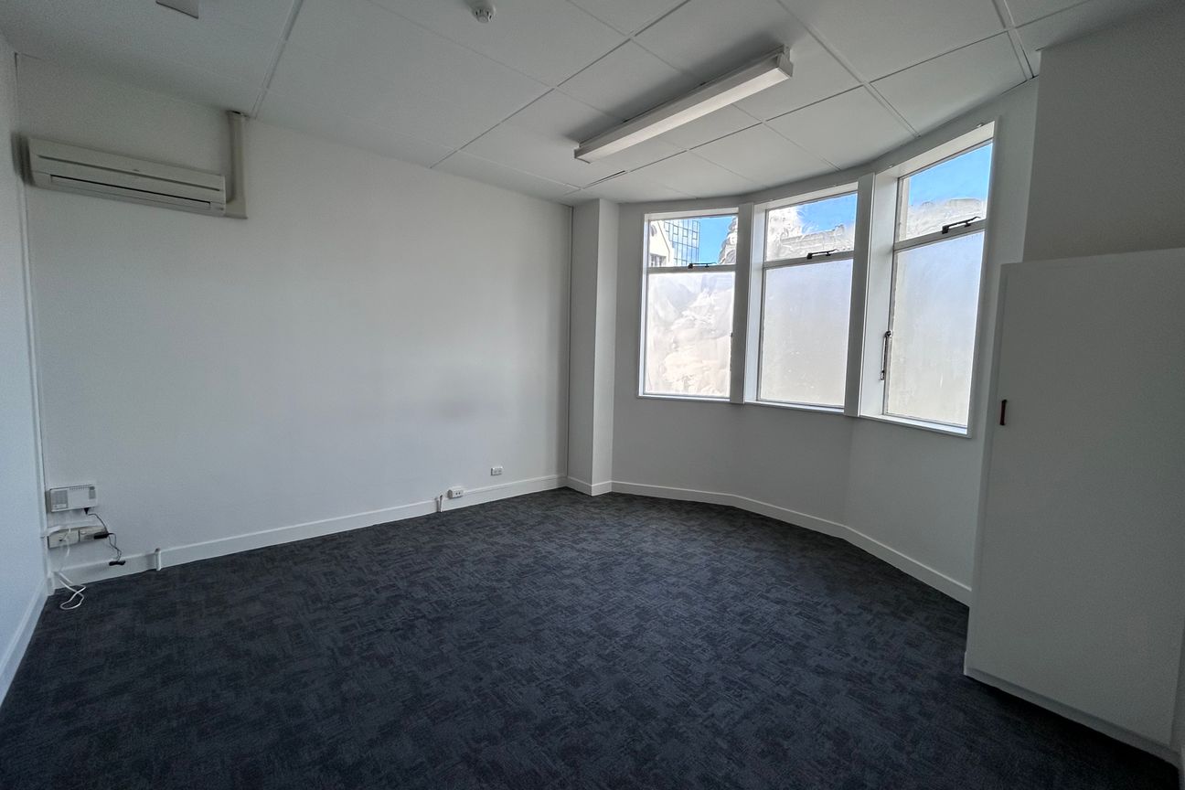 Prime Level 2 Office Space - Entire Floor - Vista 4