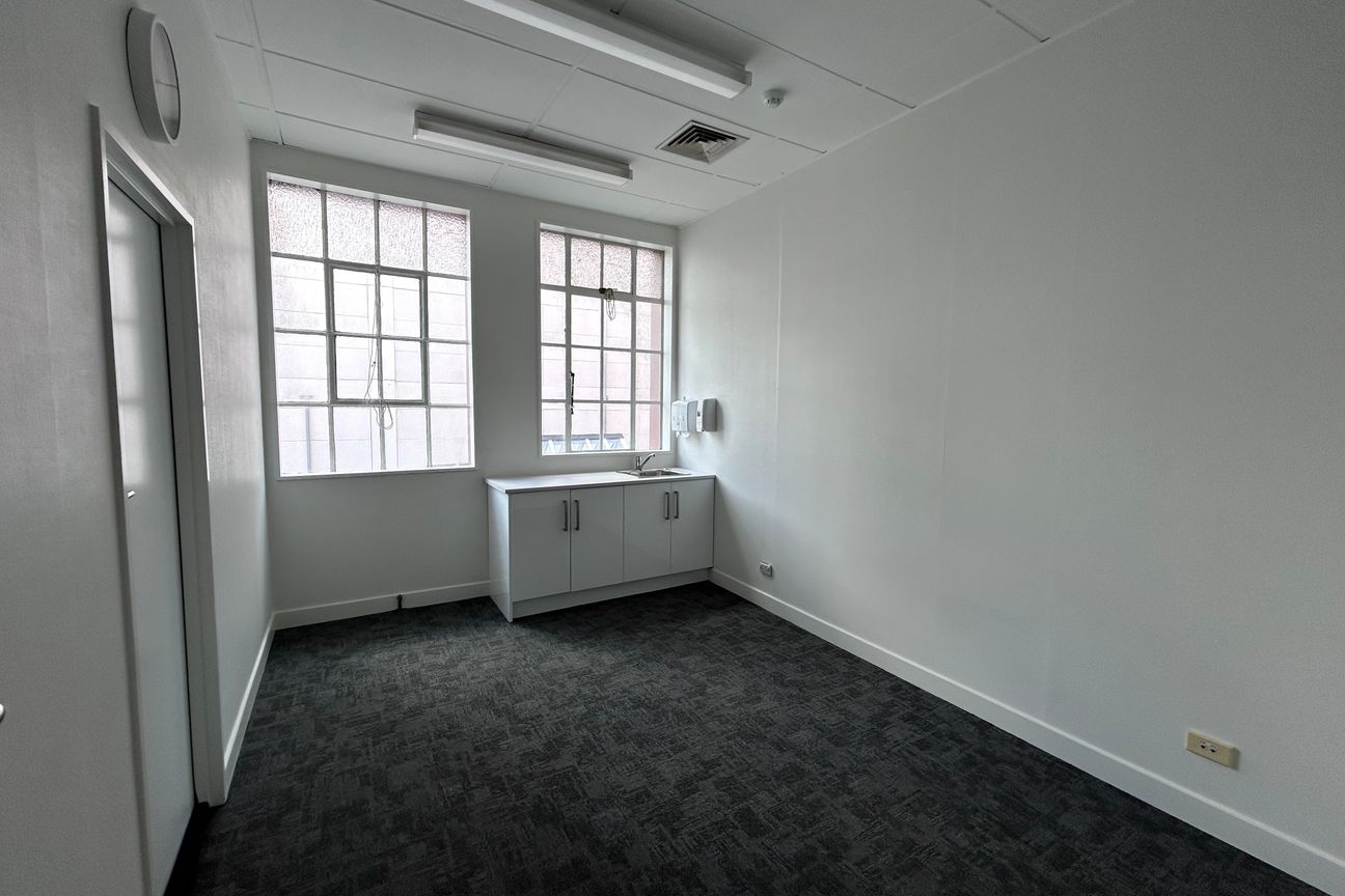 Prime Level 2 Office Space - Entire Floor - Vista 3