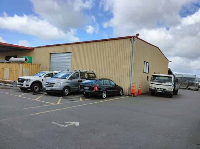 Central Te Rapa workshop with yard