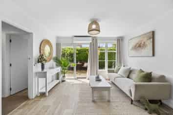 3/10A Meeanee Quay, Westshore