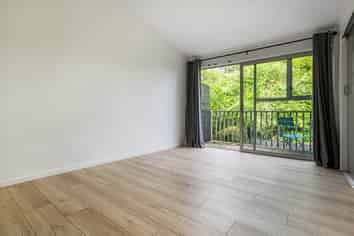 8/22 Maritime Terrace, Birkenhead