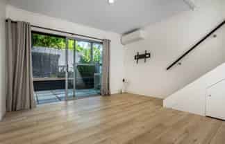 8/22 Maritime Terrace, Birkenhead