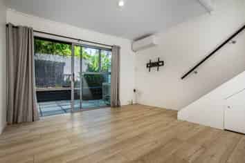 8/22 Maritime Terrace, Birkenhead