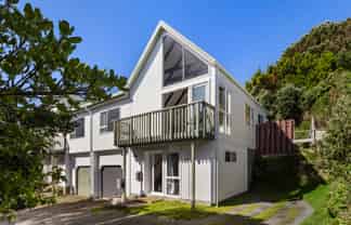 10 Linwood Way, Island Bay
