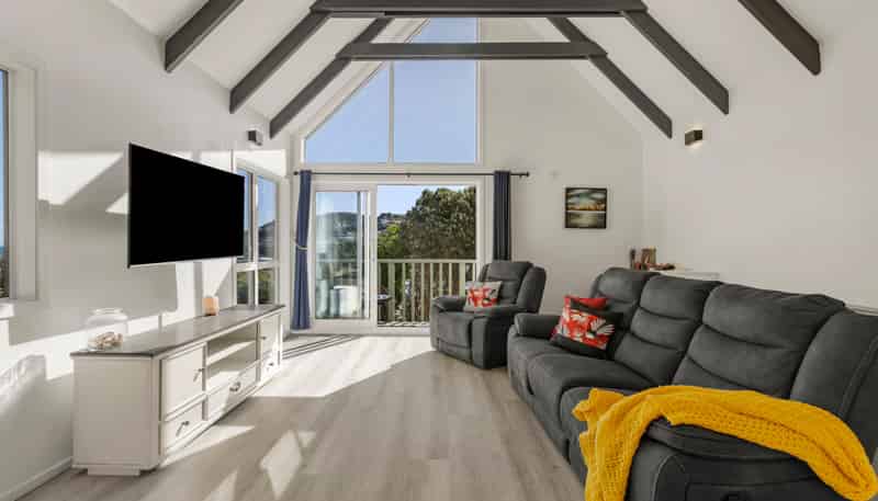 10 Linwood Way, Island Bay