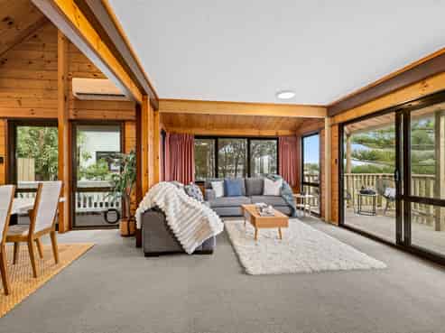 6 Sunrise Boulevard, Snells Beach