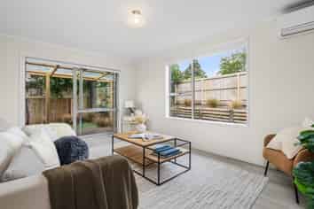 32b Kawau Crescent, Bromley