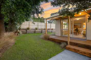 32b Kawau Crescent, Bromley