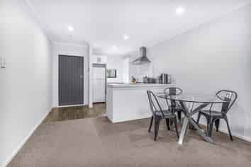 5/5 Jones Crescent, Melville