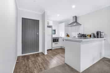 5/5 Jones Crescent, Melville