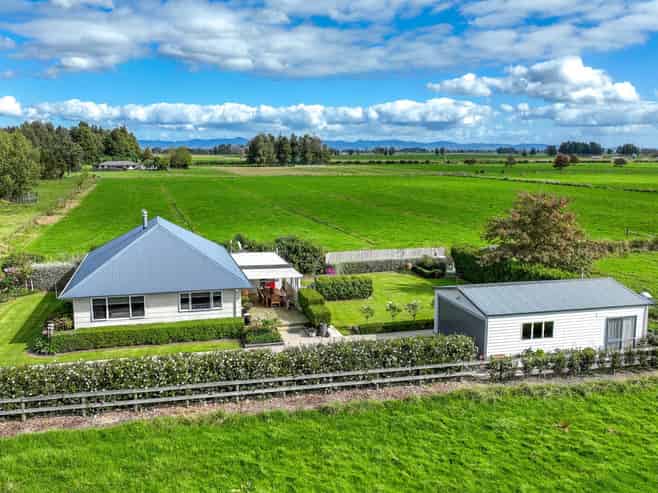 153 Captain Cook Road, Netherton