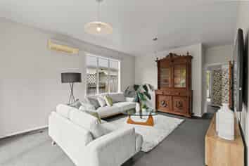 10 Roosevelt Avenue, Saint Albans