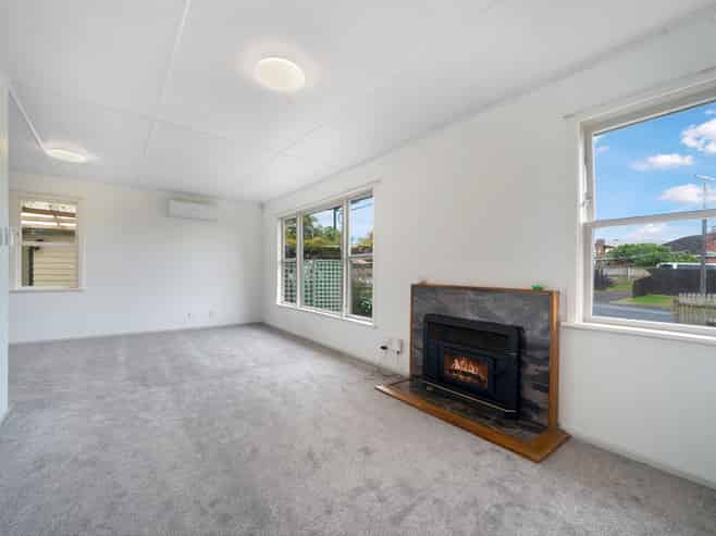 49 Longburn Road, Henderson
