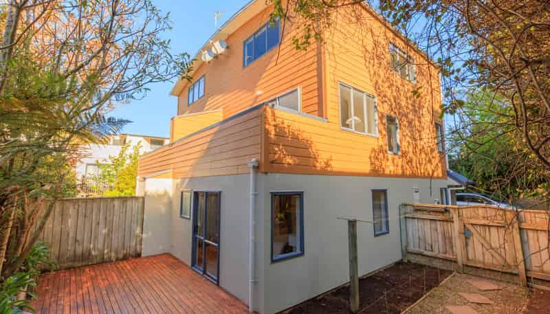 2A Stella Grove, Newlands