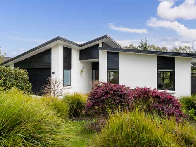 37 Alpers Ridge, Leamington