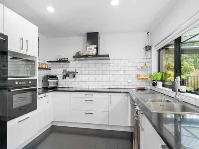 37 Alpers Ridge, Leamington