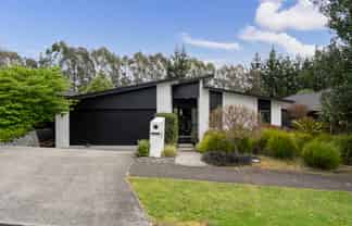 37 Alpers Ridge, Leamington