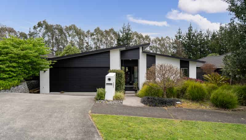 37 Alpers Ridge, Leamington