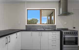 34 Fishermans Drive, Coastlands