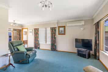 406 Frimley Place, Frimley