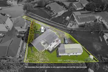 9 & 9A Sherie Place, Howick