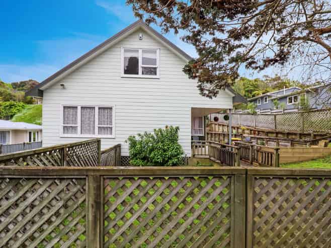 15 Park Road, Belmont