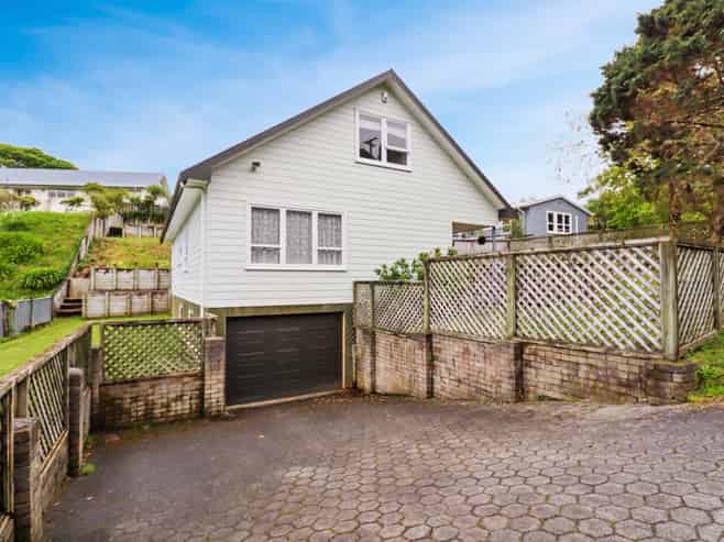 15 Park Road, Belmont