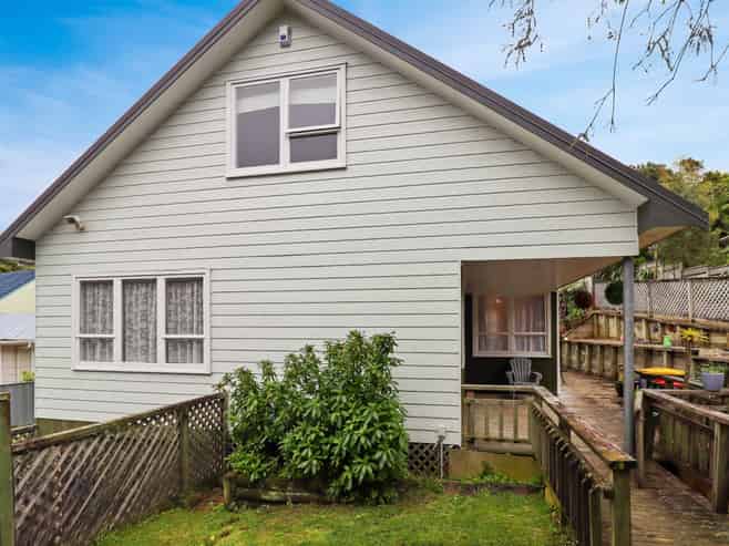 15 Park Road, Belmont