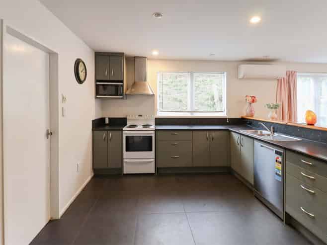 15 Park Road, Belmont