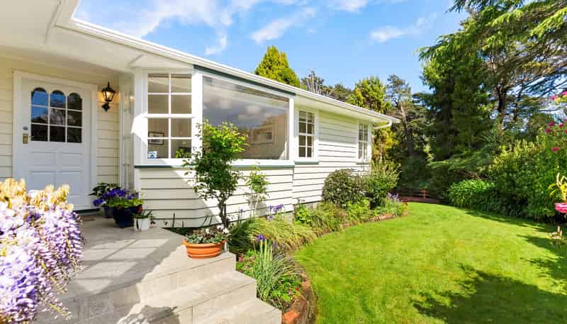 4 Freemans Way, Pinehaven