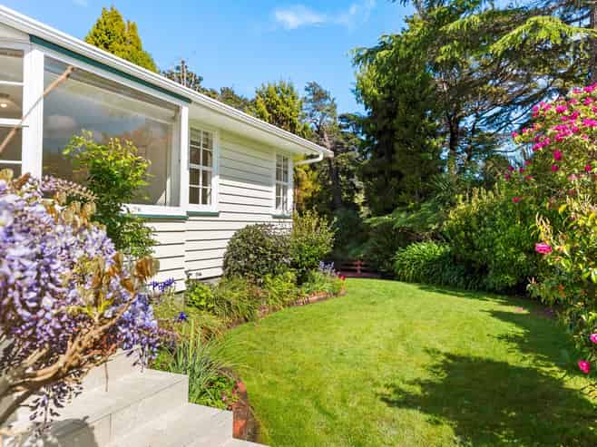 4 Freemans Way, Pinehaven