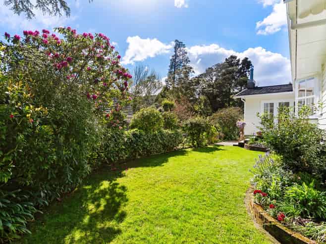 4 Freemans Way, Pinehaven