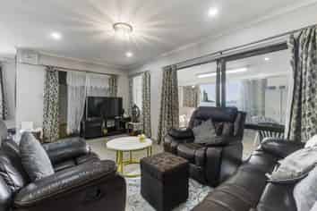 2/331 Weymouth Road, Weymouth