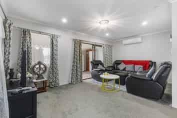 2/331 Weymouth Road, Weymouth